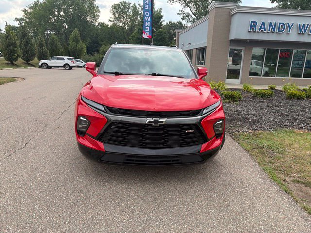 Used 2023 Chevrolet Blazer RS AWD/4WD image 2