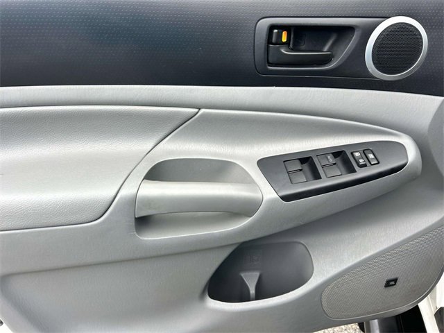 Used 2012 Toyota Tacoma 4x4 Double Cab image 25