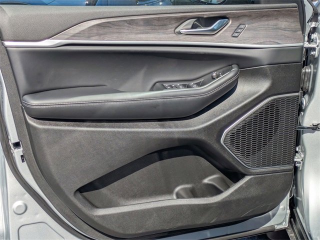 New 2025 Jeep Grand Cherokee Limited w/ Luxury Tech Group II image 12