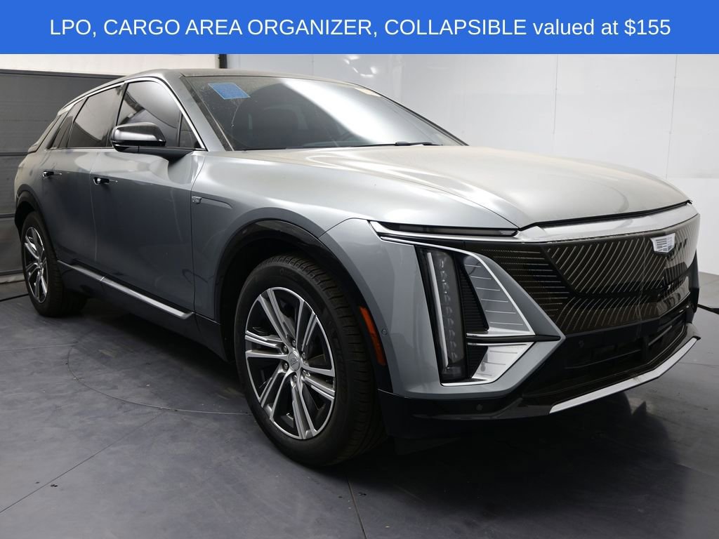 Used 2024 Cadillac Lyriq Luxury image 2