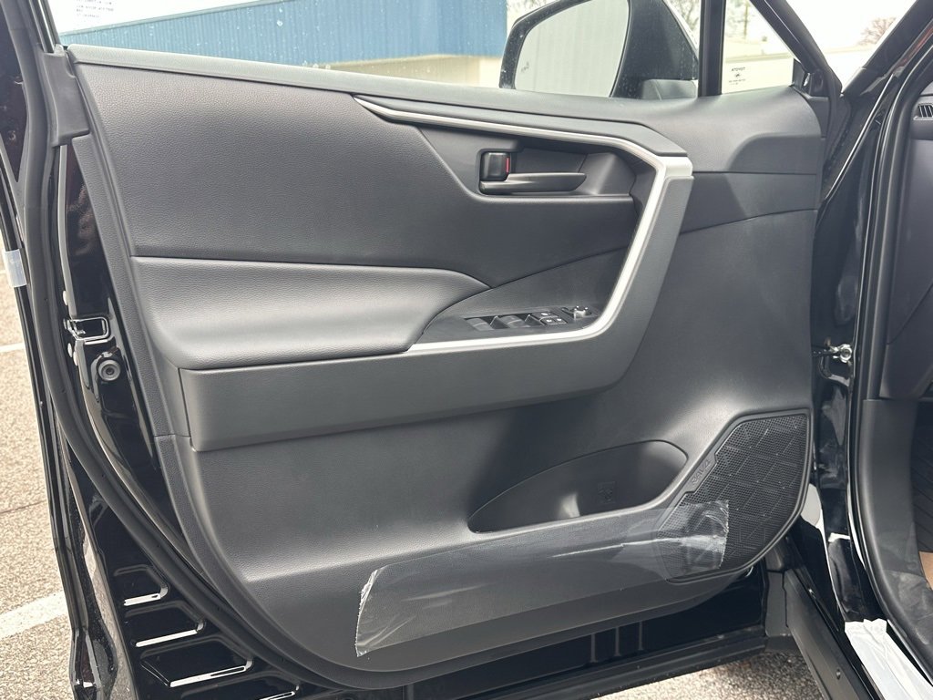 New 2025 Toyota RAV4 LE image 10