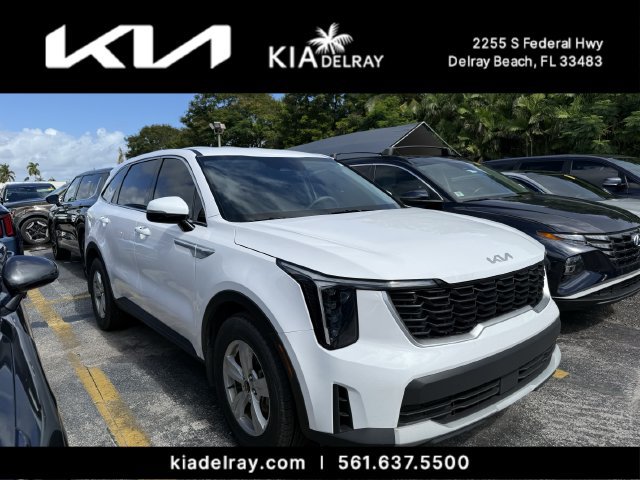 Certified 2025 Kia Sorento LX FWD image 1
