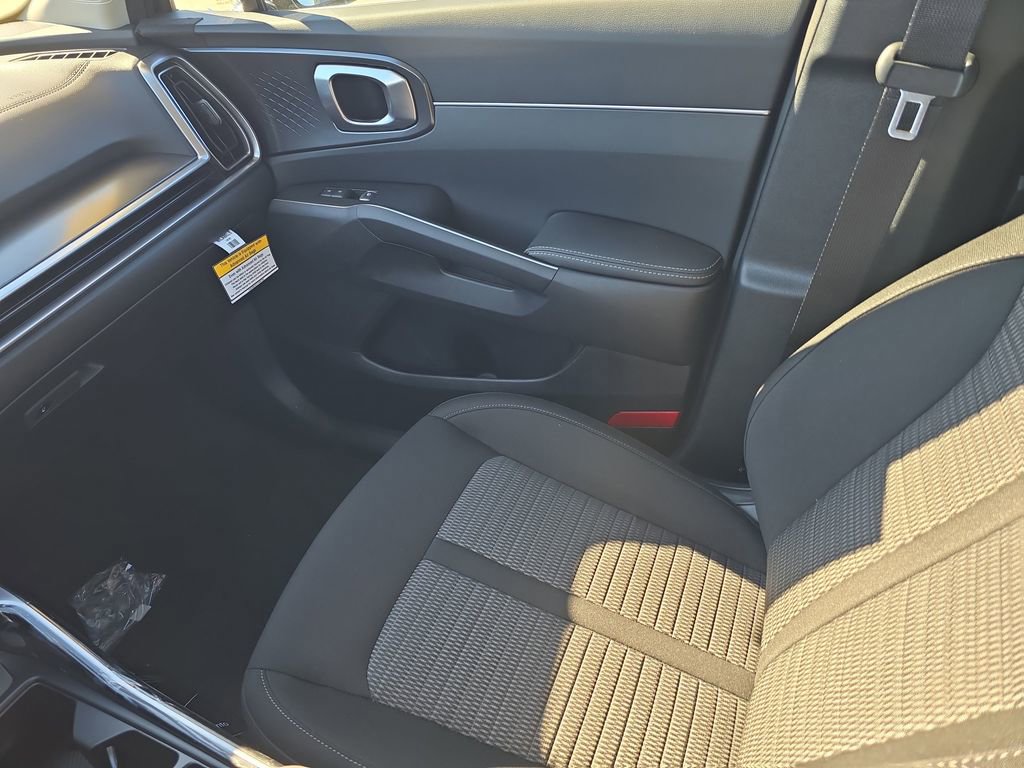 New 2026 Kia Sorento LX FWD image 15