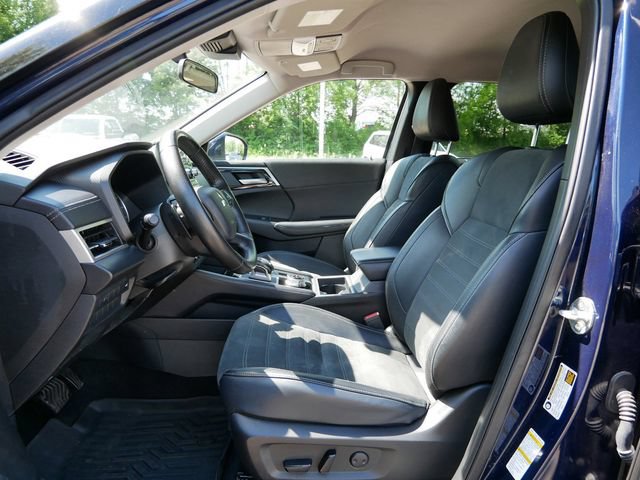 Used 2024 Mitsubishi Outlander SE AWD/4WD image 14