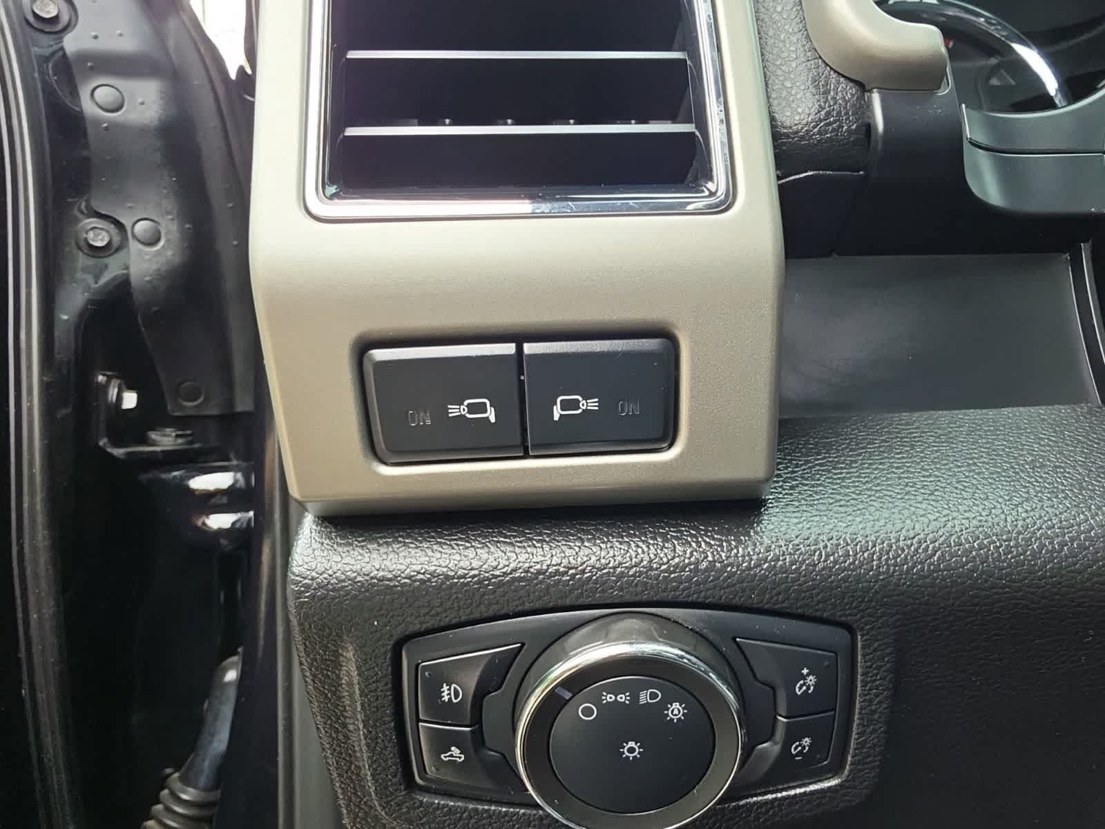 Used 2020 Ford F350 Lariat w/ Tremor Off-Road Package AWD/4WD image 31