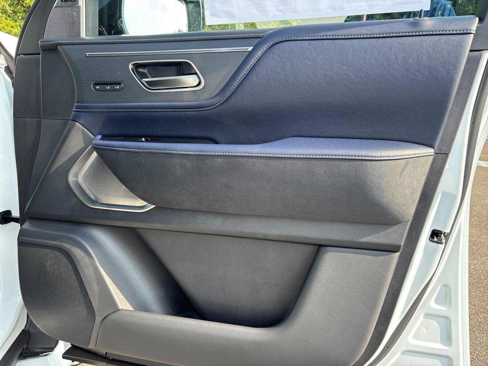 New 2027 INFINITI QX80 Sensory AWD/4WD image 40