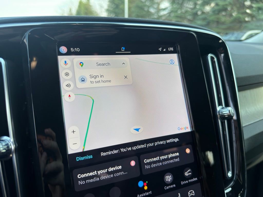 Used 2023 Volvo XC40 B5 Core w/ Convenience Package image 24