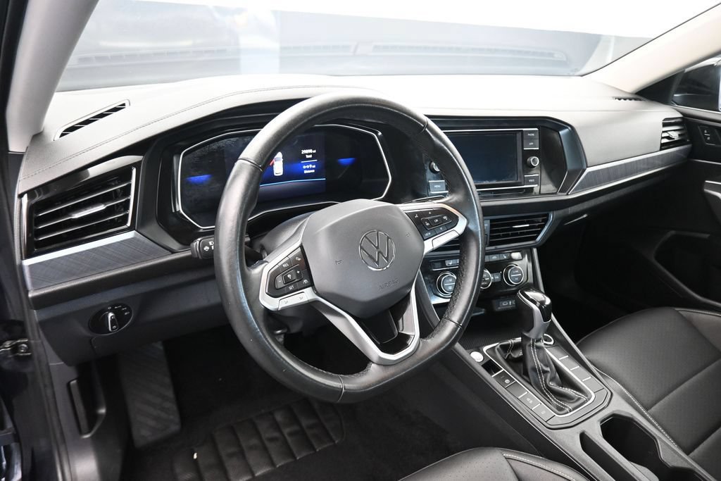Used 2024 Volkswagen Jetta SE FWD image 13