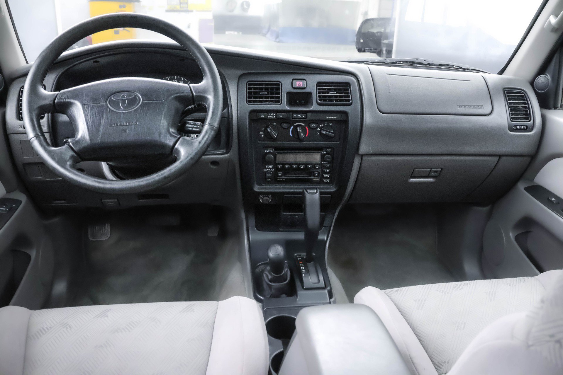 Used 2001 Toyota 4Runner SR5 image 6