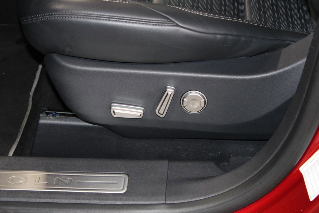 Used 2024 Lincoln Nautilus Reserve image 22