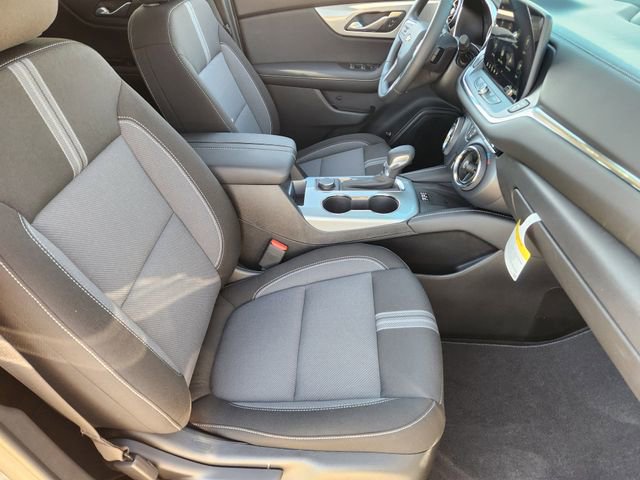 New 2025 Chevrolet Blazer LT w/ Convenience Package FWD image 11