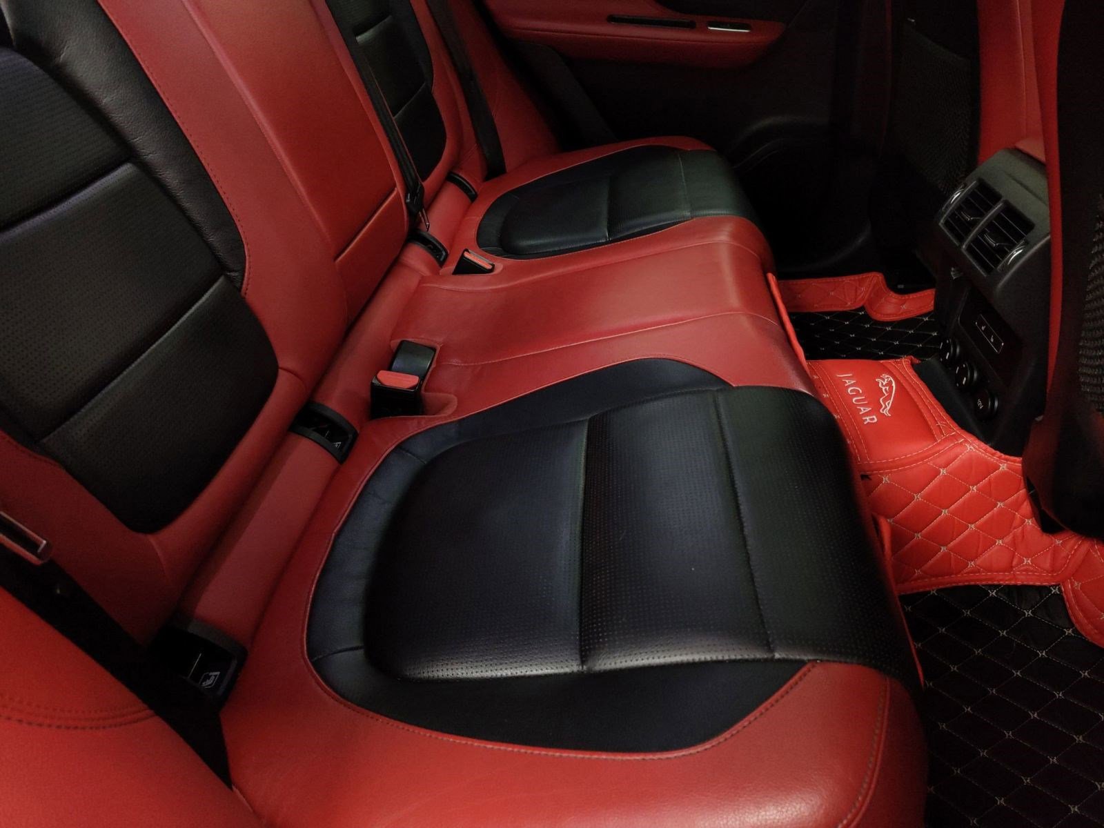 Used 2017 Jaguar F-PACE S image 25