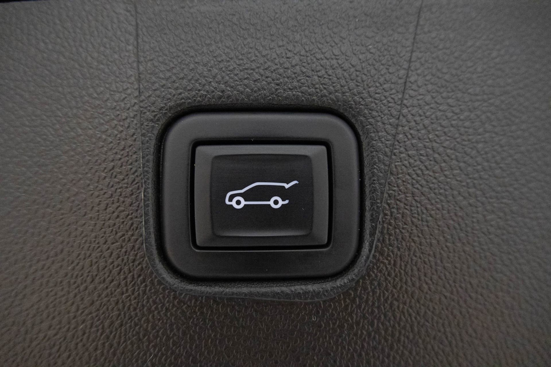 Certified 2023 Chevrolet Blazer LT w/ Convenience Package image 40