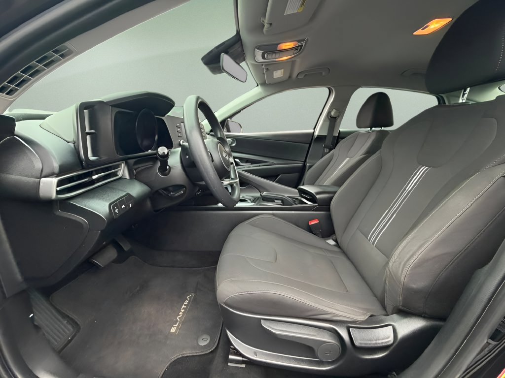 Used 2021 Hyundai Elantra SEL FWD image 10