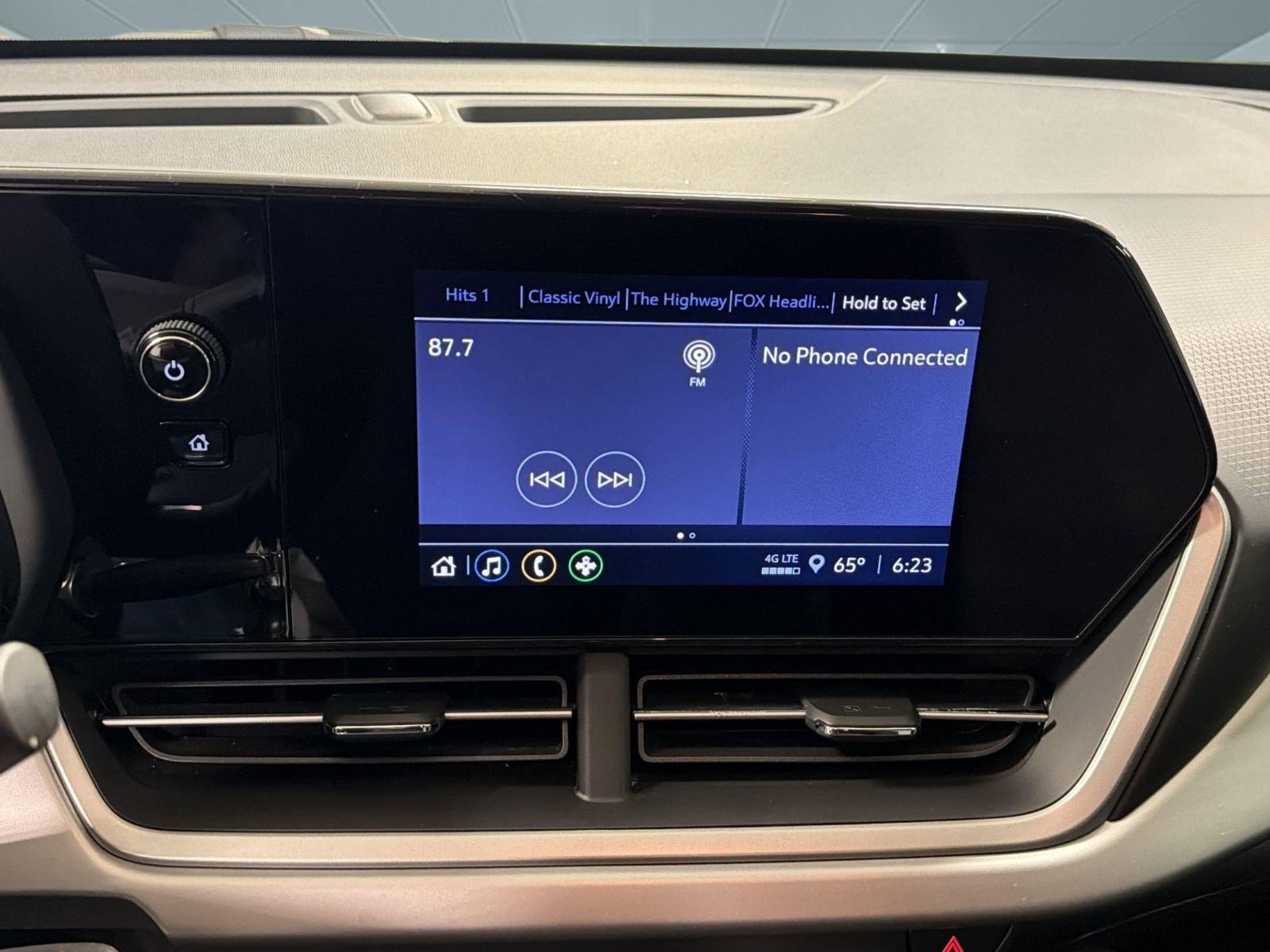 Used 2024 Chevrolet Trax RS w/ Driver Confidence Package image 22