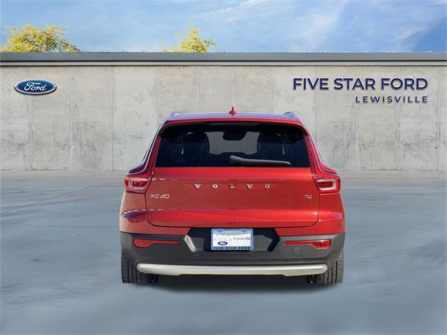 Used 2021 Volvo XC40 T4 Momentum image 6