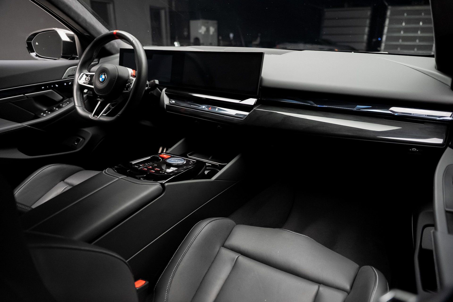Used 2025 BMW M5 w/ Carbon Package image 64