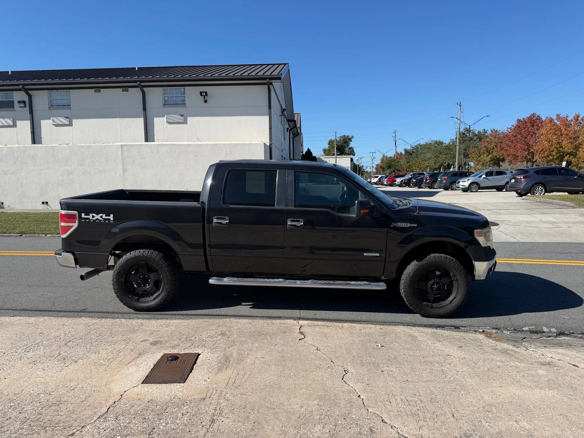 Used 2014 Ford F150 XLT w/ Equipment Group 302A Luxury image 5