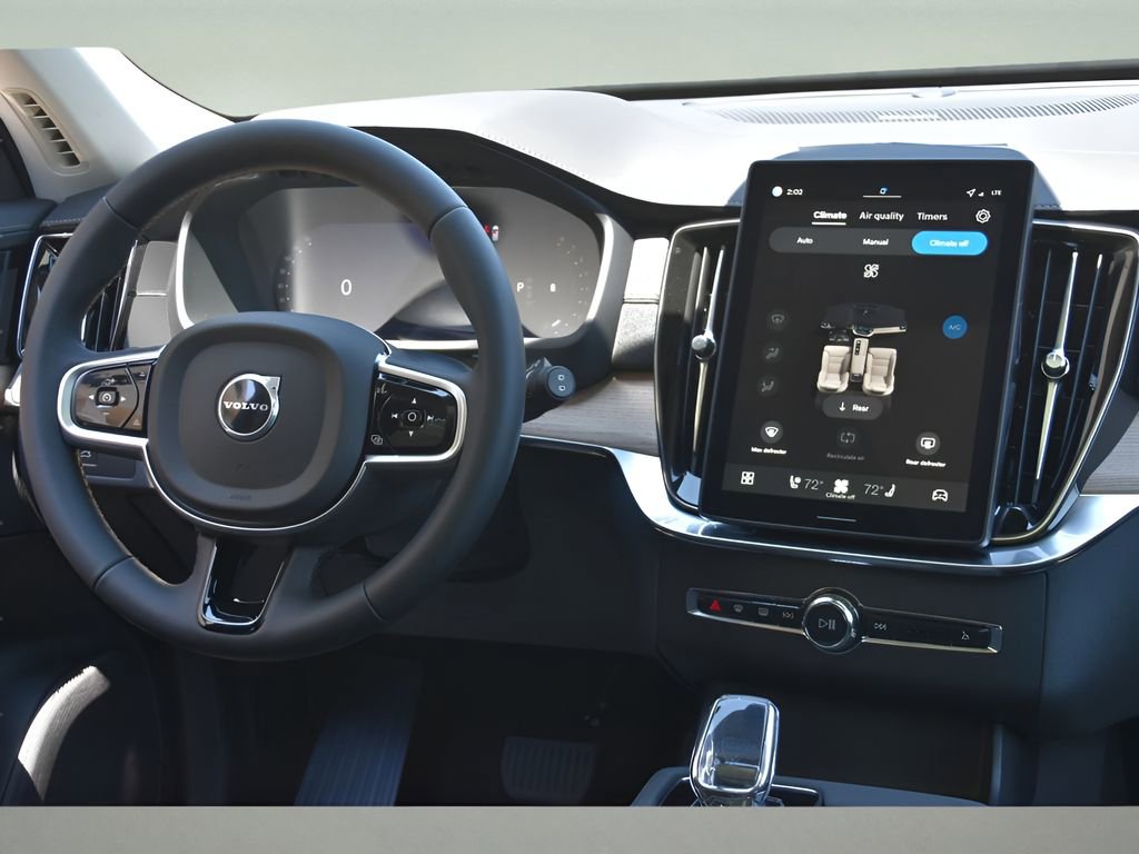 New 2026 Volvo XC90 B6 Plus w/ Protection Package Premier image 18