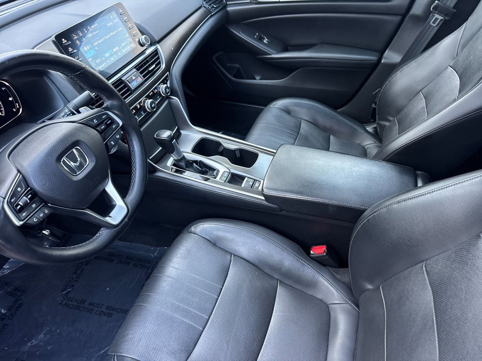 Used 2018 Honda Accord Touring image 10