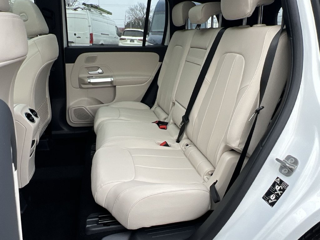 Used 2026 Mercedes-Benz GLB 250 4MATIC image 23