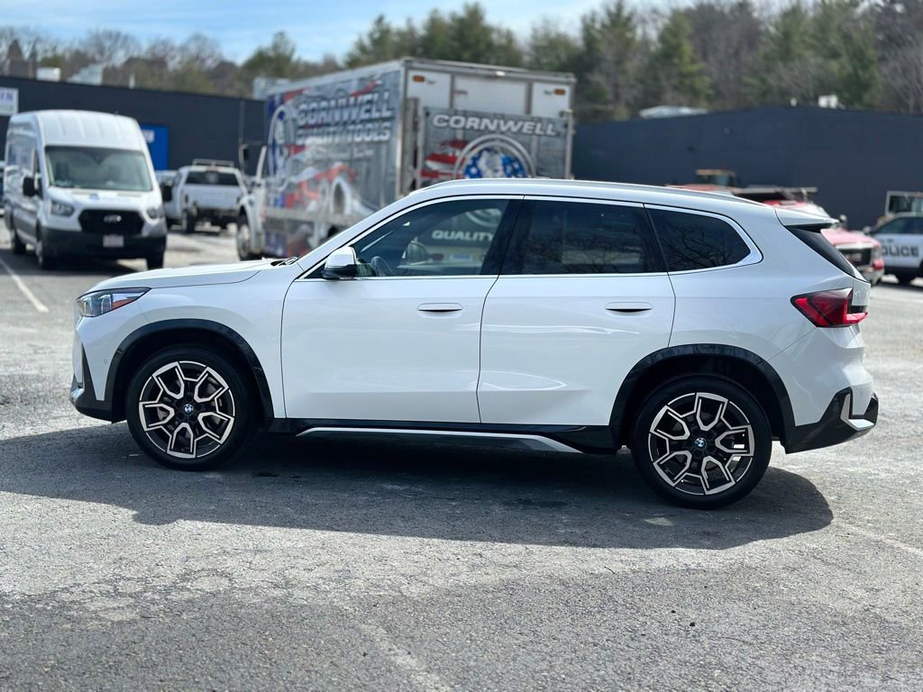 Certified 2025 BMW X1 xDrive28i w/ Convenience Package image 3