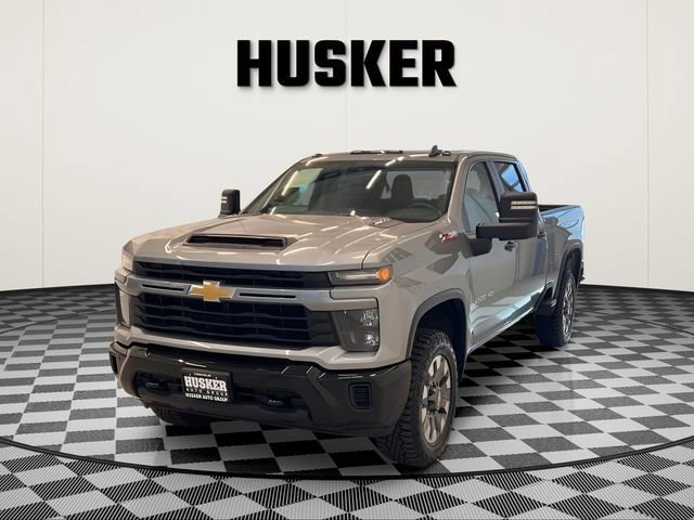 Used 2025 Chevrolet Silverado 2500 Custom w/ Custom Value Package AWD/4WD image 3
