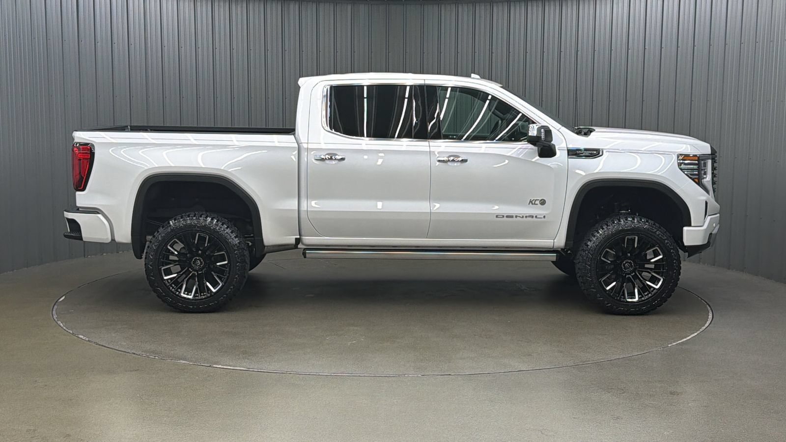 Used 2025 GMC Sierra 1500 Denali Ultimate AWD/4WD image 6