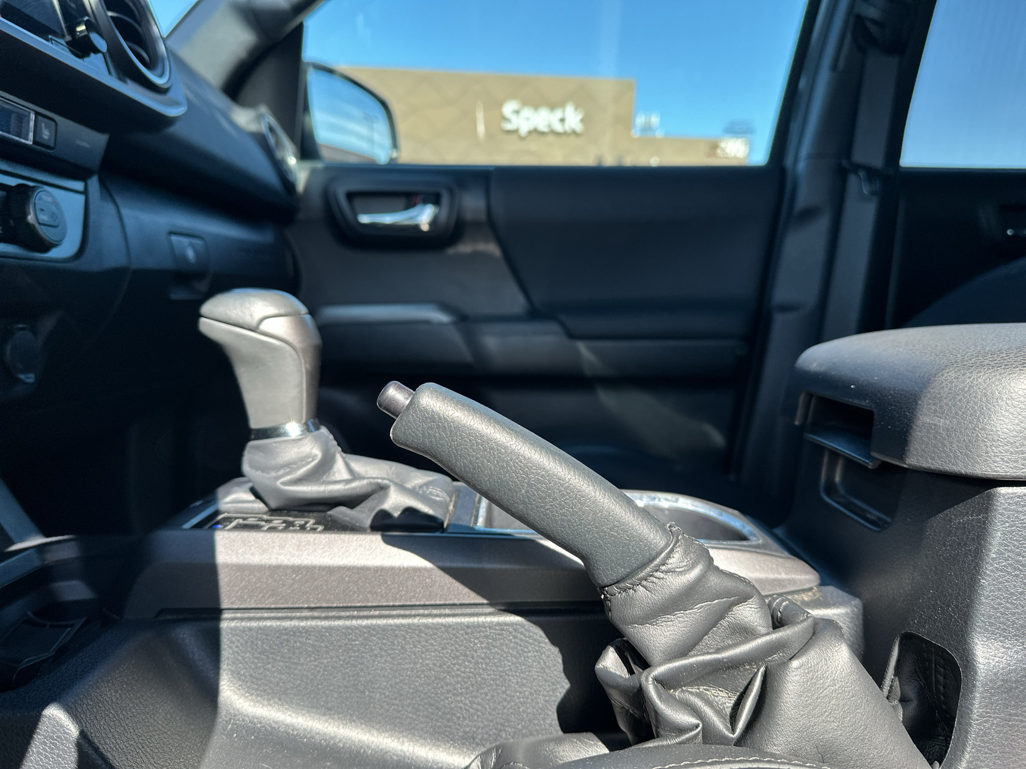 Used 2019 Toyota Tacoma TRD Sport AWD/4WD image 19