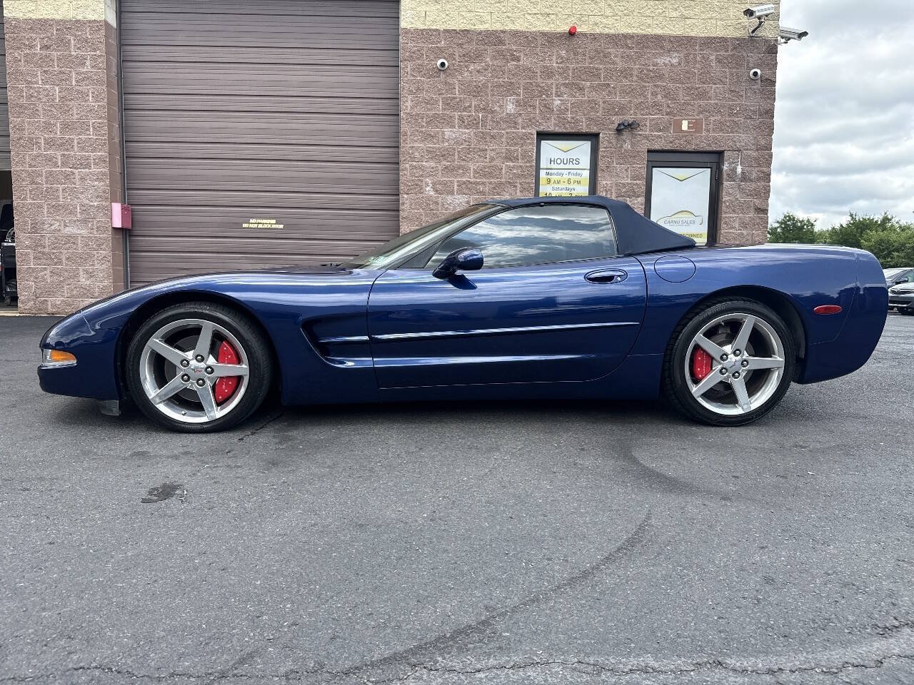 Used 2004 Chevrolet Corvette Convertible w/ Preferred Equipment Group RWD image 23