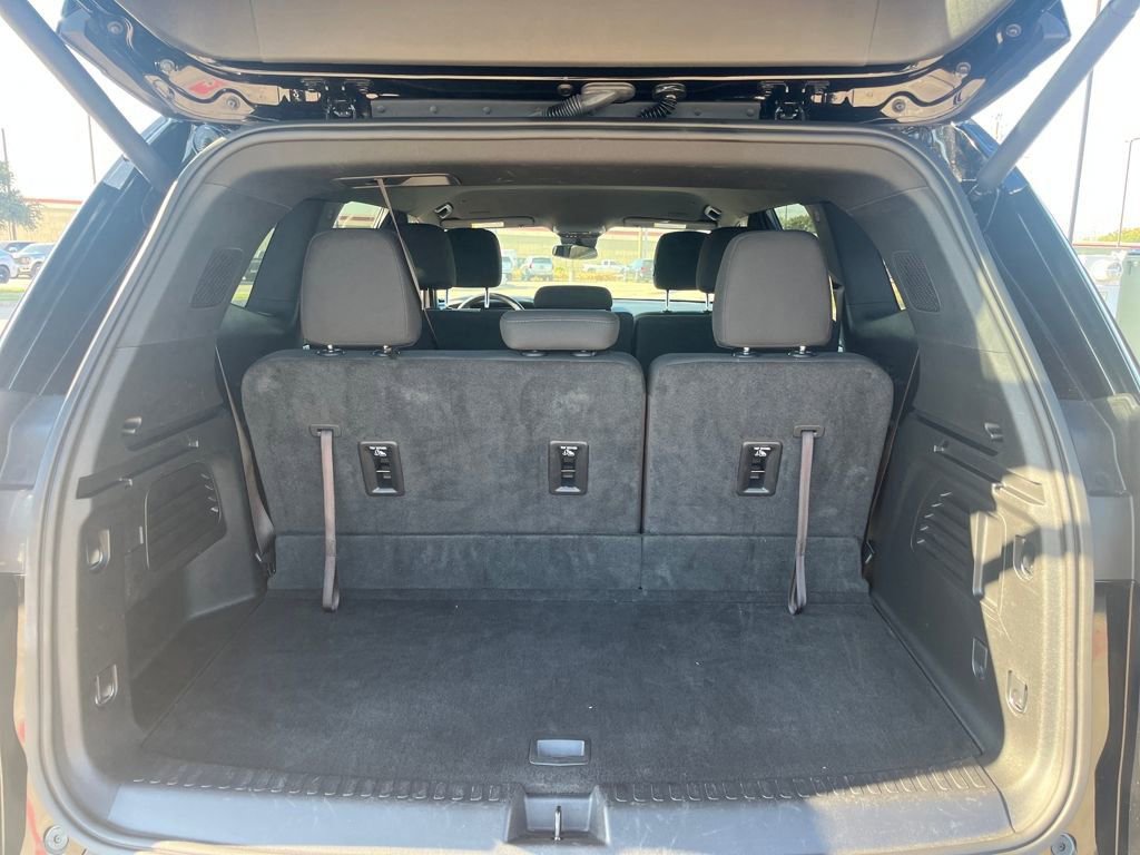 Used 2025 GMC Acadia Elevation image 35