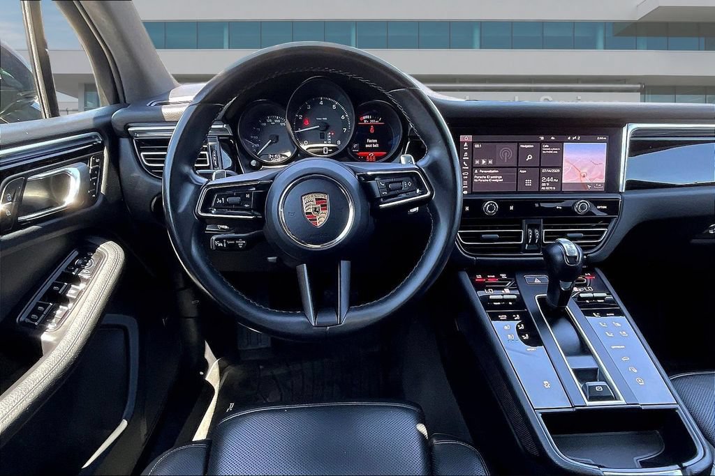 Used 2023 Porsche Macan AWD/4WD image 8