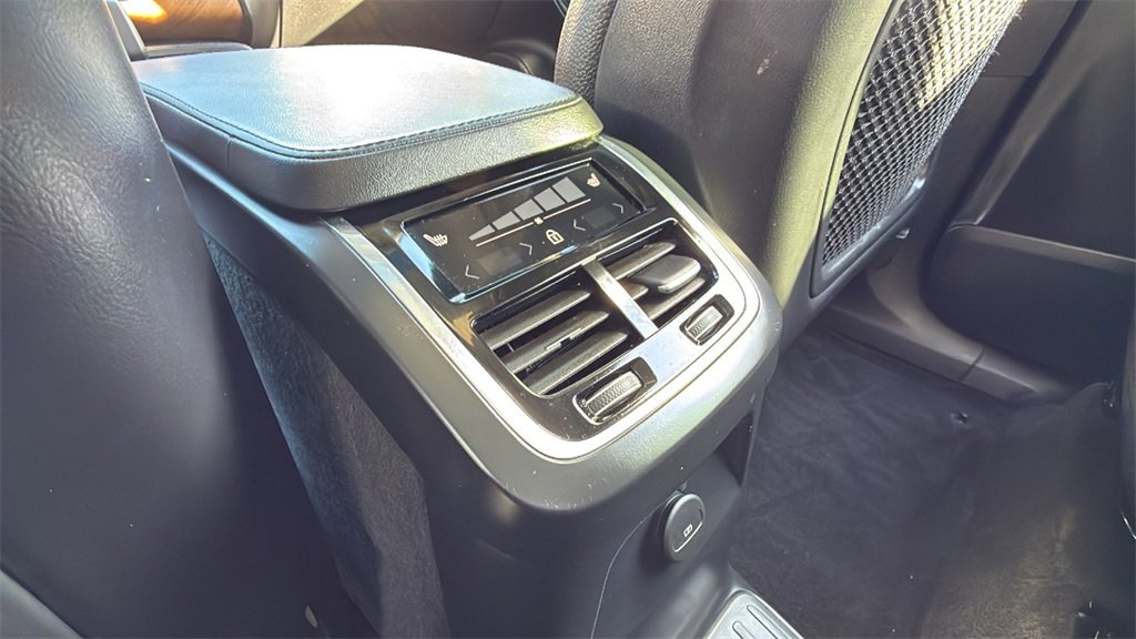 Certified 2024 Volvo XC90 T8 Plus w/ Protection Package Premier image 28