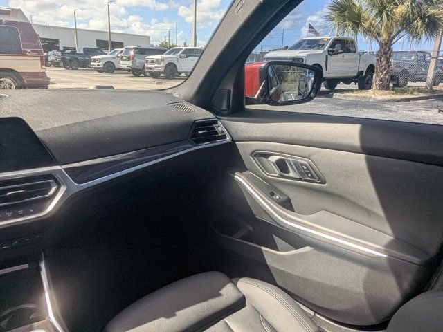 Used 2020 BMW 330i Sedan w/ Convenience Package RWD image 12