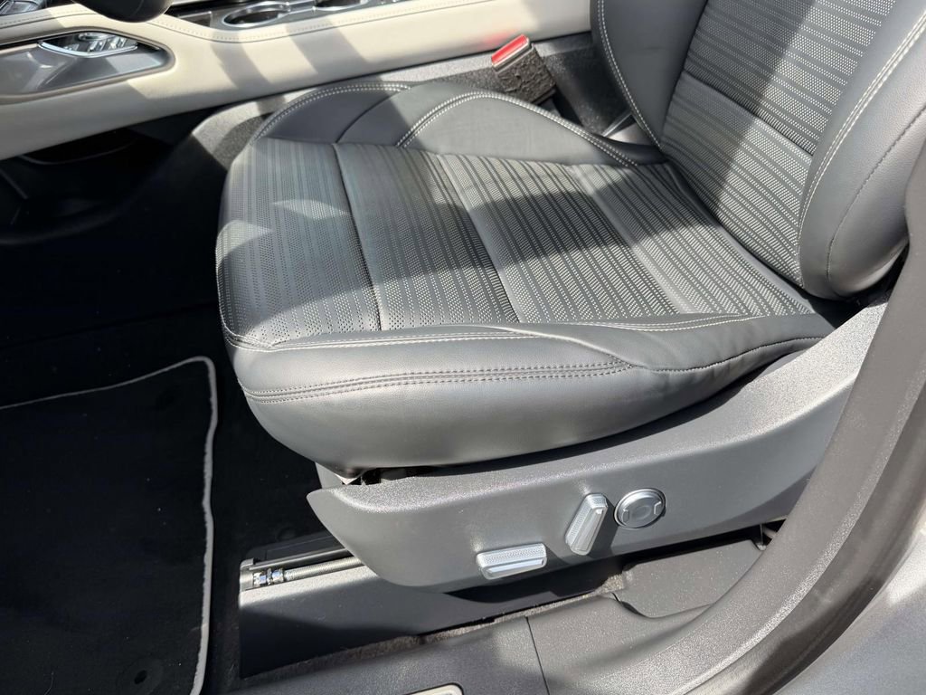 Used 2025 Lincoln Nautilus Reserve image 17