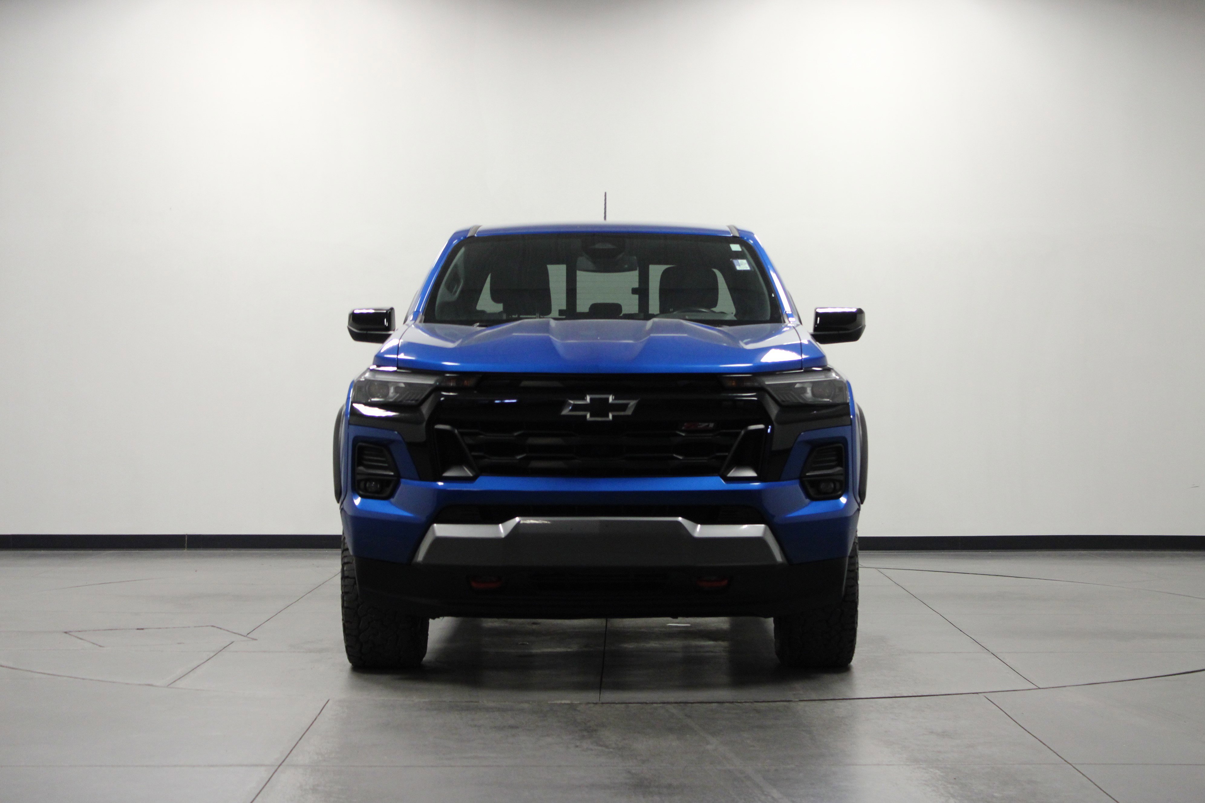 Used 2023 Chevrolet Colorado Z71 w/ Z71 Convenience Package 2 image 9