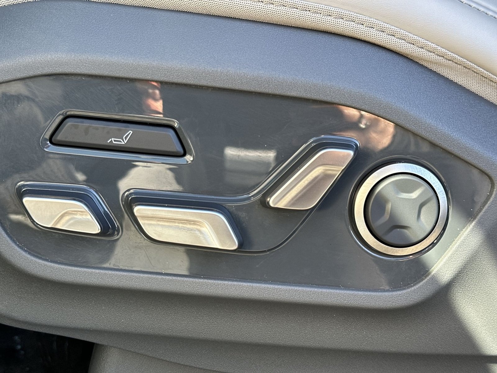 Used 2024 Kia EV9 Land AWD/4WD image 15