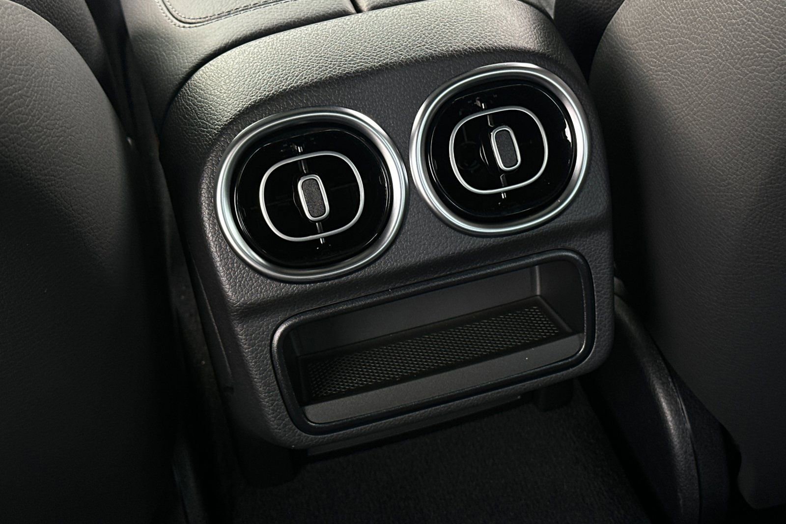 New 2025 Mercedes-Benz C 300 4MATIC Sedan image 23