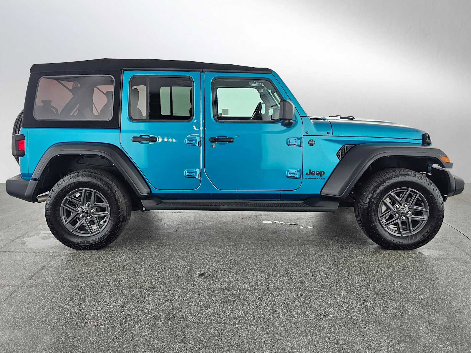Used 2024 Jeep Wrangler Sport S image 2