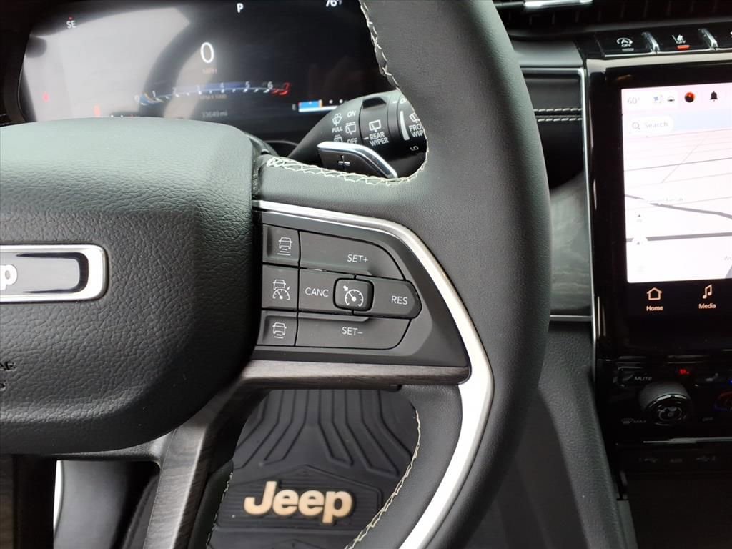 Used 2023 Jeep Grand Cherokee Altitude image 20
