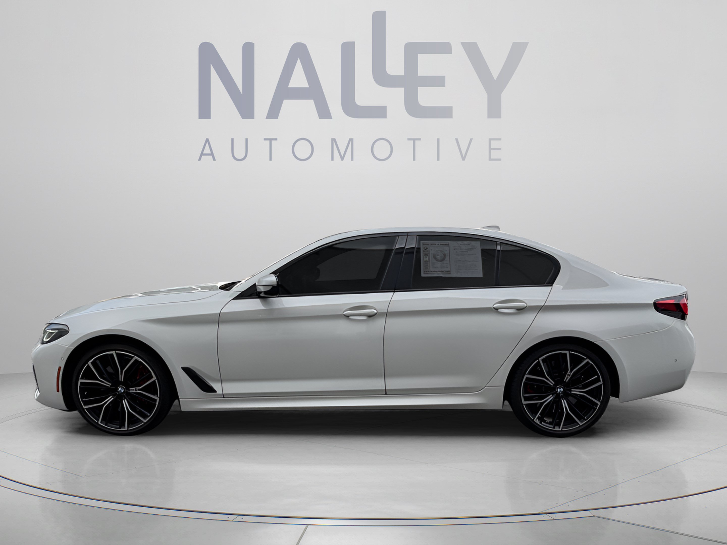 Used 2023 BMW 540i w/ M Sport Package RWD image 4