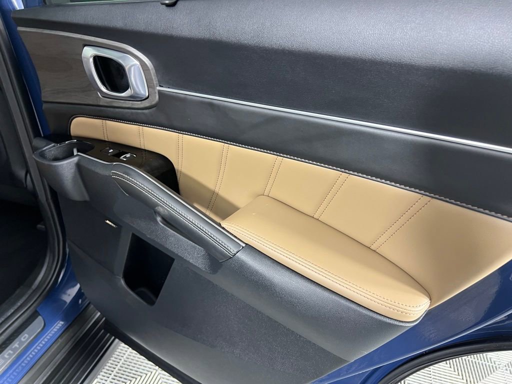 Used 2024 Kia Sorento SX Prestige w/ Olive Brown Leather Package image 32