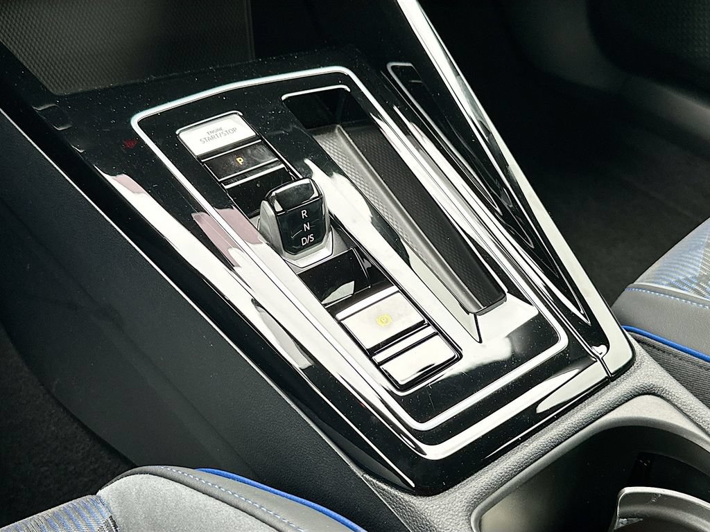Used 2025 Volkswagen Golf R Black Edition AWD/4WD image 18