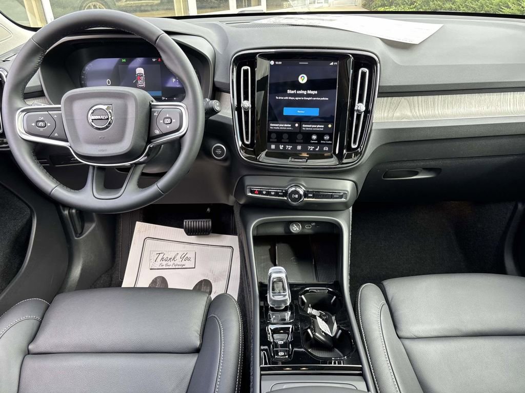 New 2026 Volvo XC40 B5 Ultra w/ Protection Package Premier image 28
