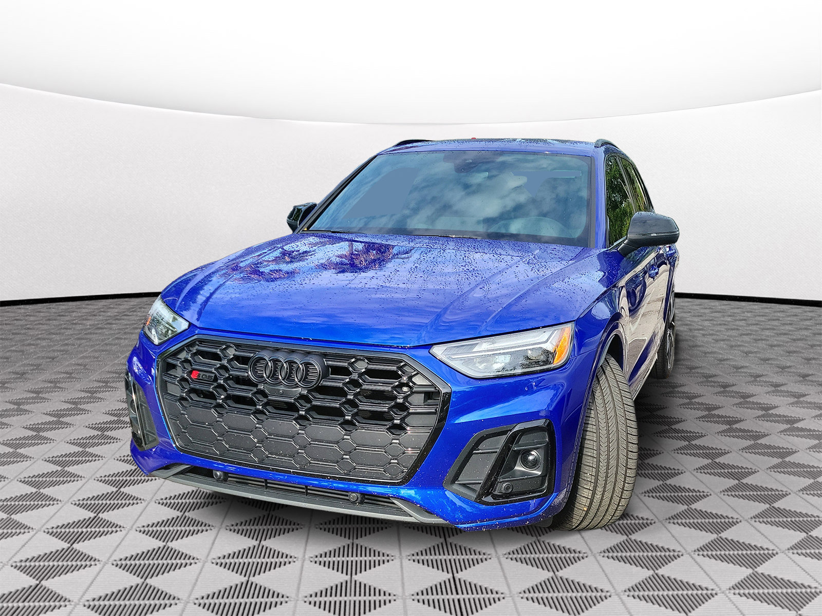 Used 2023 Audi SQ5 Premium Plus w/ Premium Plus Package AWD/4WD image 3