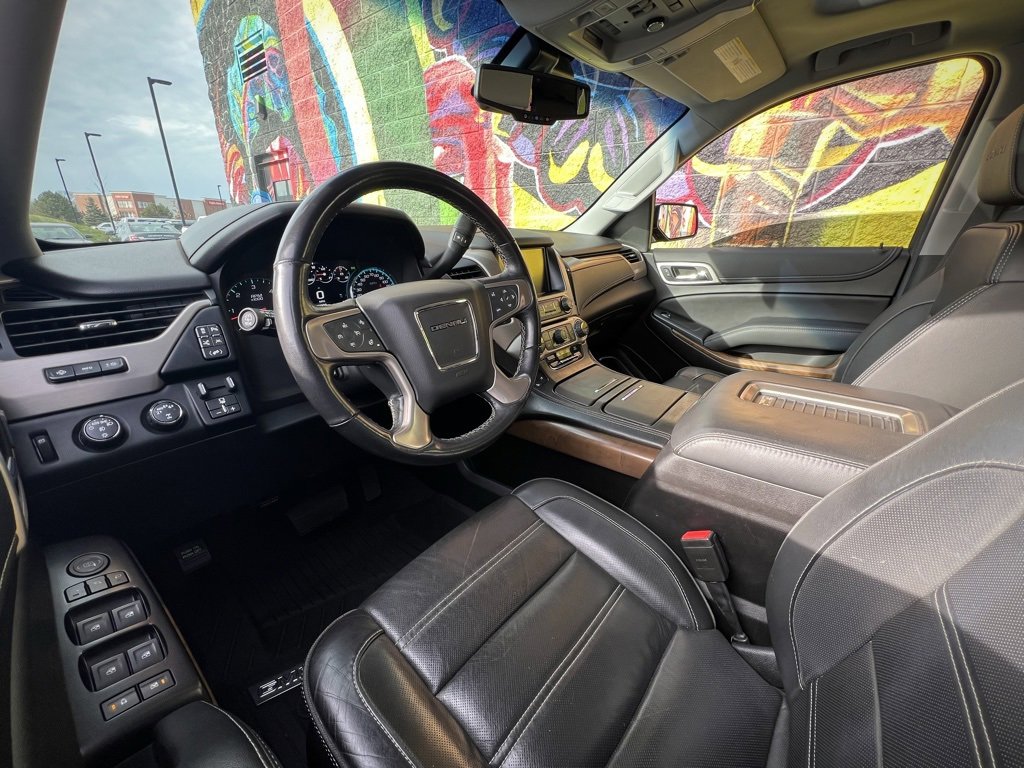 Used 2019 GMC Yukon Denali w/ Denali Ultimate Package image 14