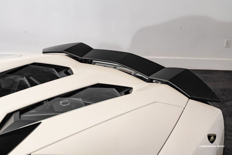 Used 2016 Lamborghini Aventador LP 700-4 image 23