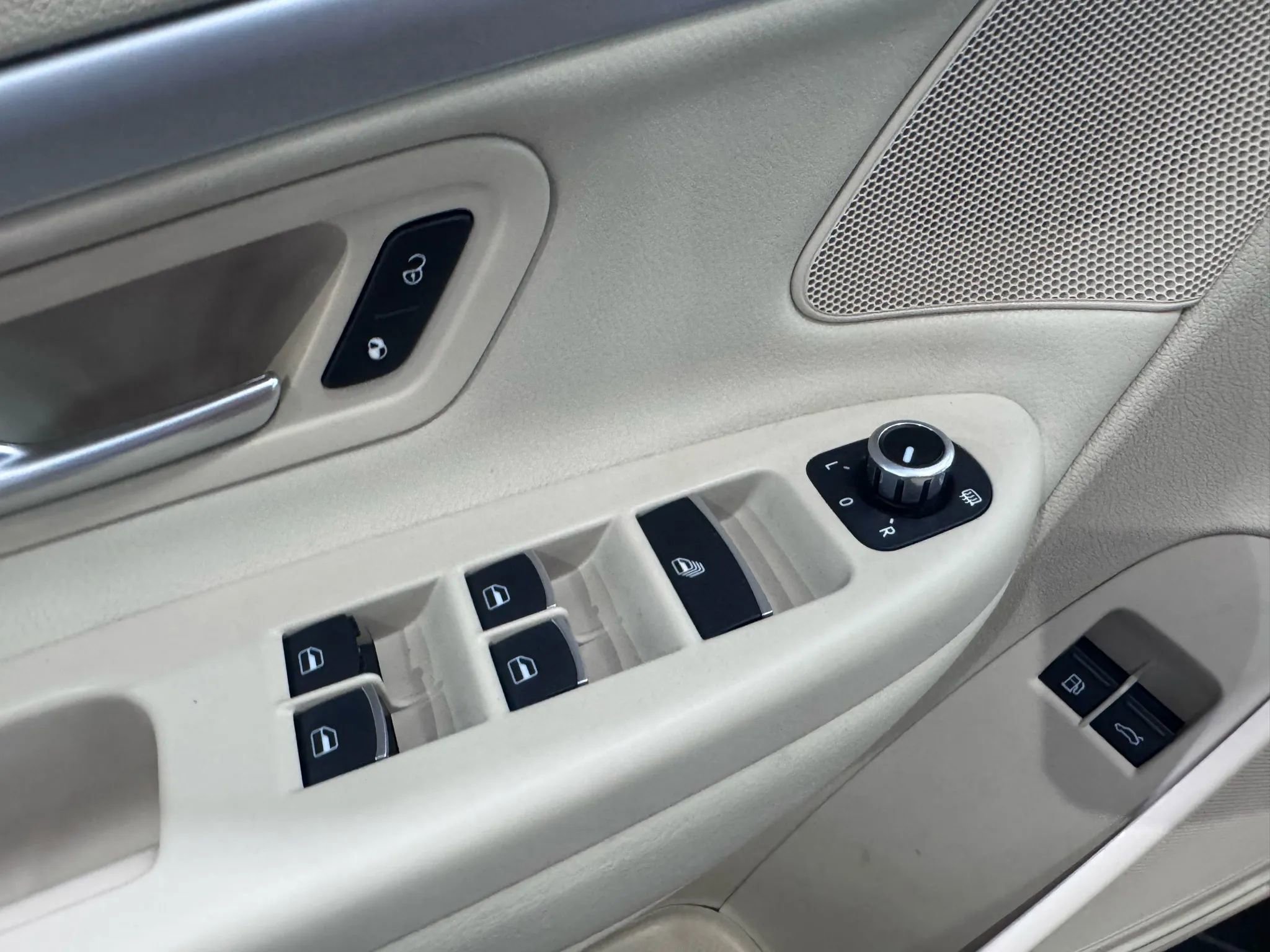 Used 2014 Volkswagen Eos Komfort image 16