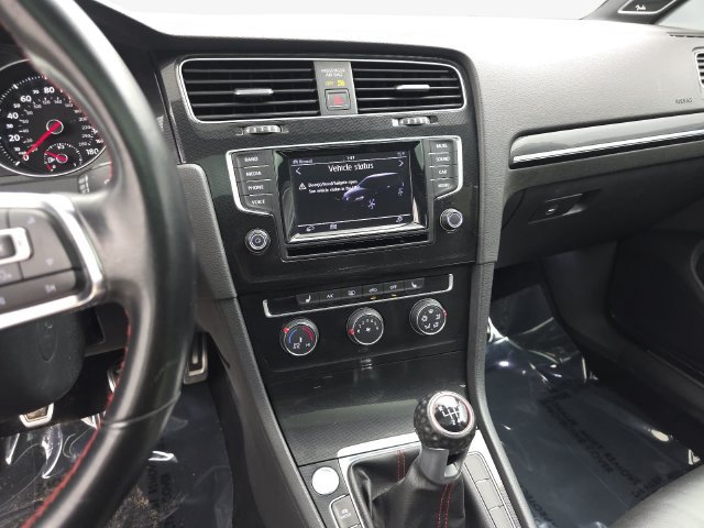 Used 2015 Volkswagen GTI SE FWD image 20