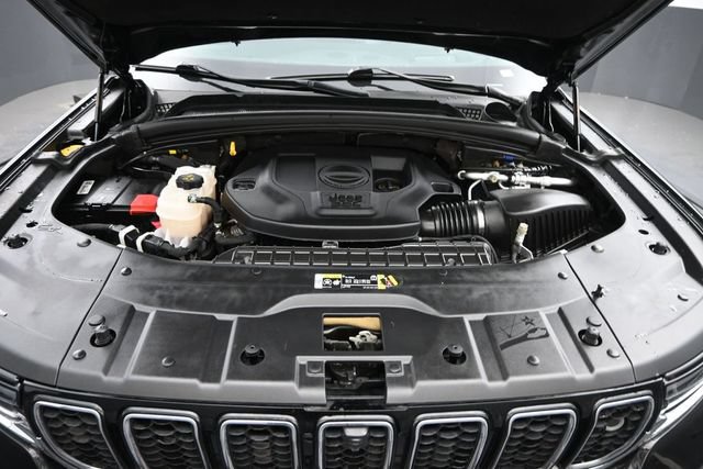 Used 2023 Jeep Grand Cherokee Overland w/ Adv Protech Group III AWD/4WD image 43